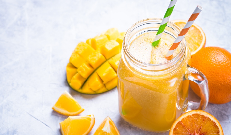 Koktajl z pomarańczą i mango