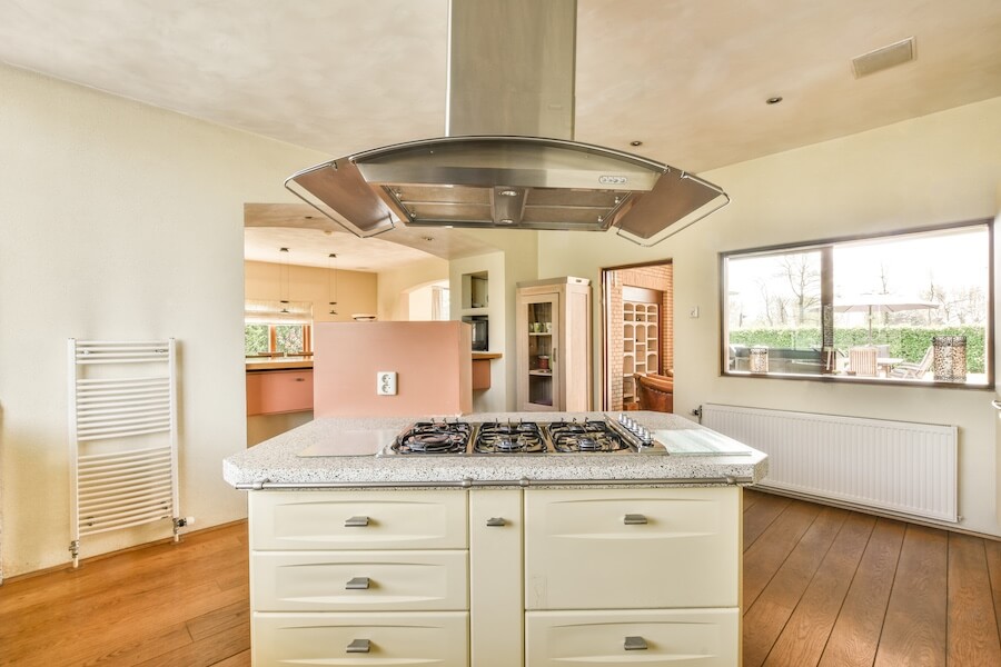 Okap nad gazówką na wyspie